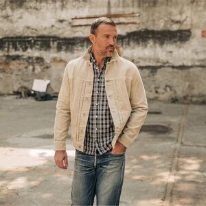 EXCELLENT Taylor Stitch The Dispatch Jacket in Khaki Corduroy - Med (40).